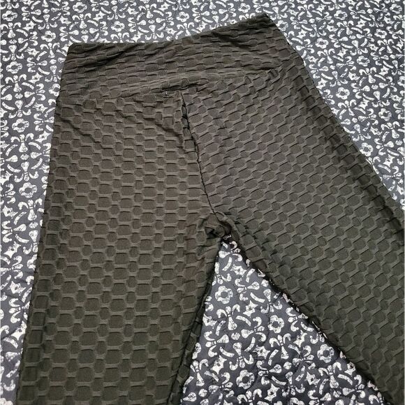 Tik Tok Leggings   - Picture 2 of 7